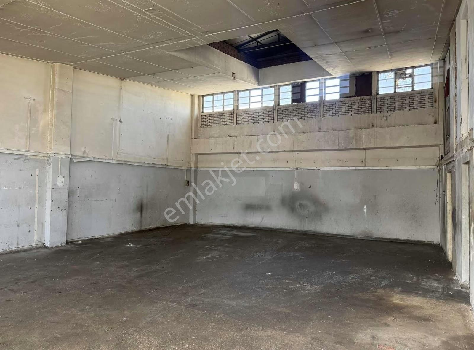 İkitelli Atatürk Oto San.sit Köşeye Yakın Kiralık İşyeri - Görsel 2