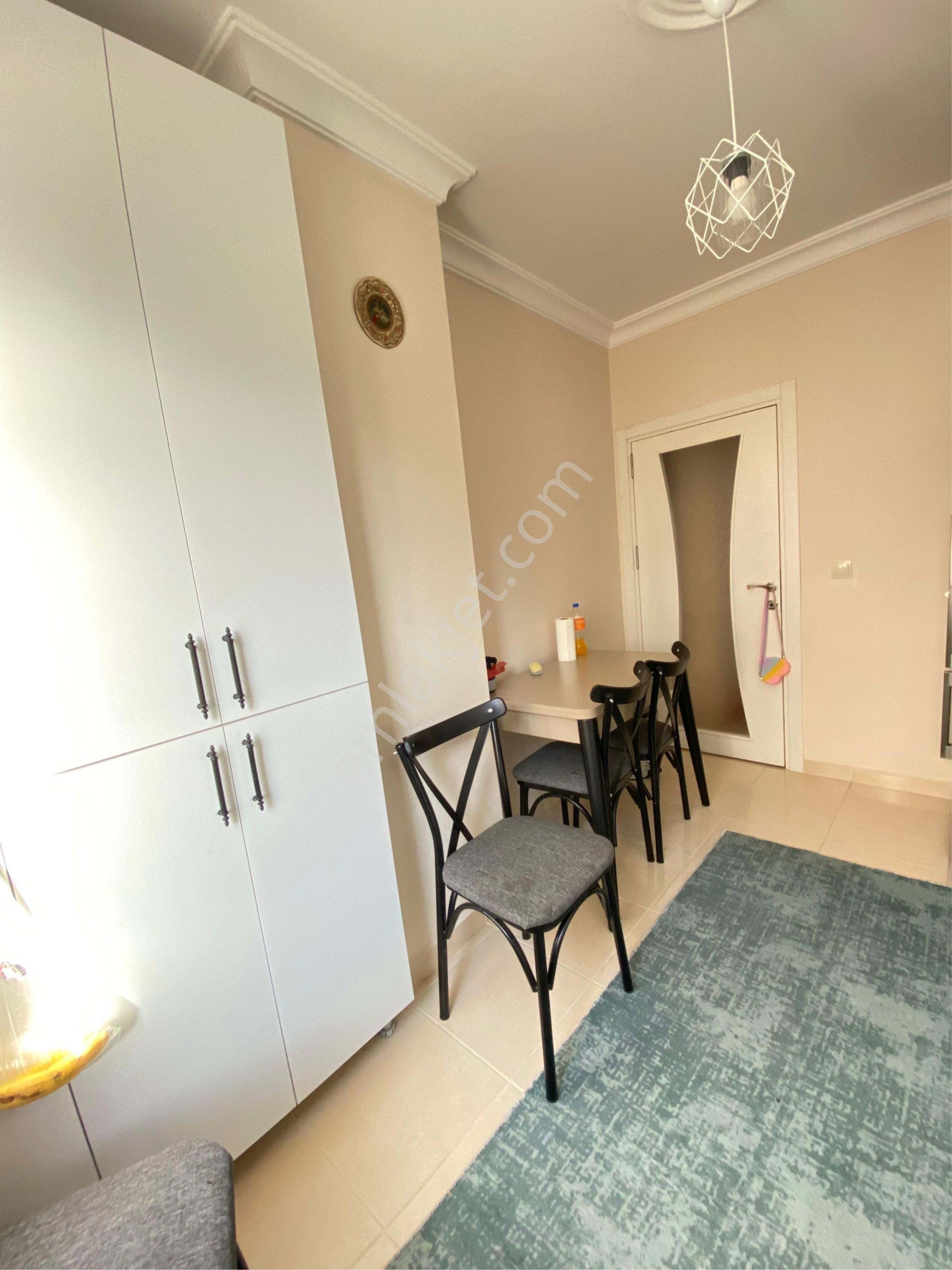 Atabey'den Satılık 2+1 90 M2 Geniş Ara Kat Daire Mevlana Mahallesi - Görsel 2