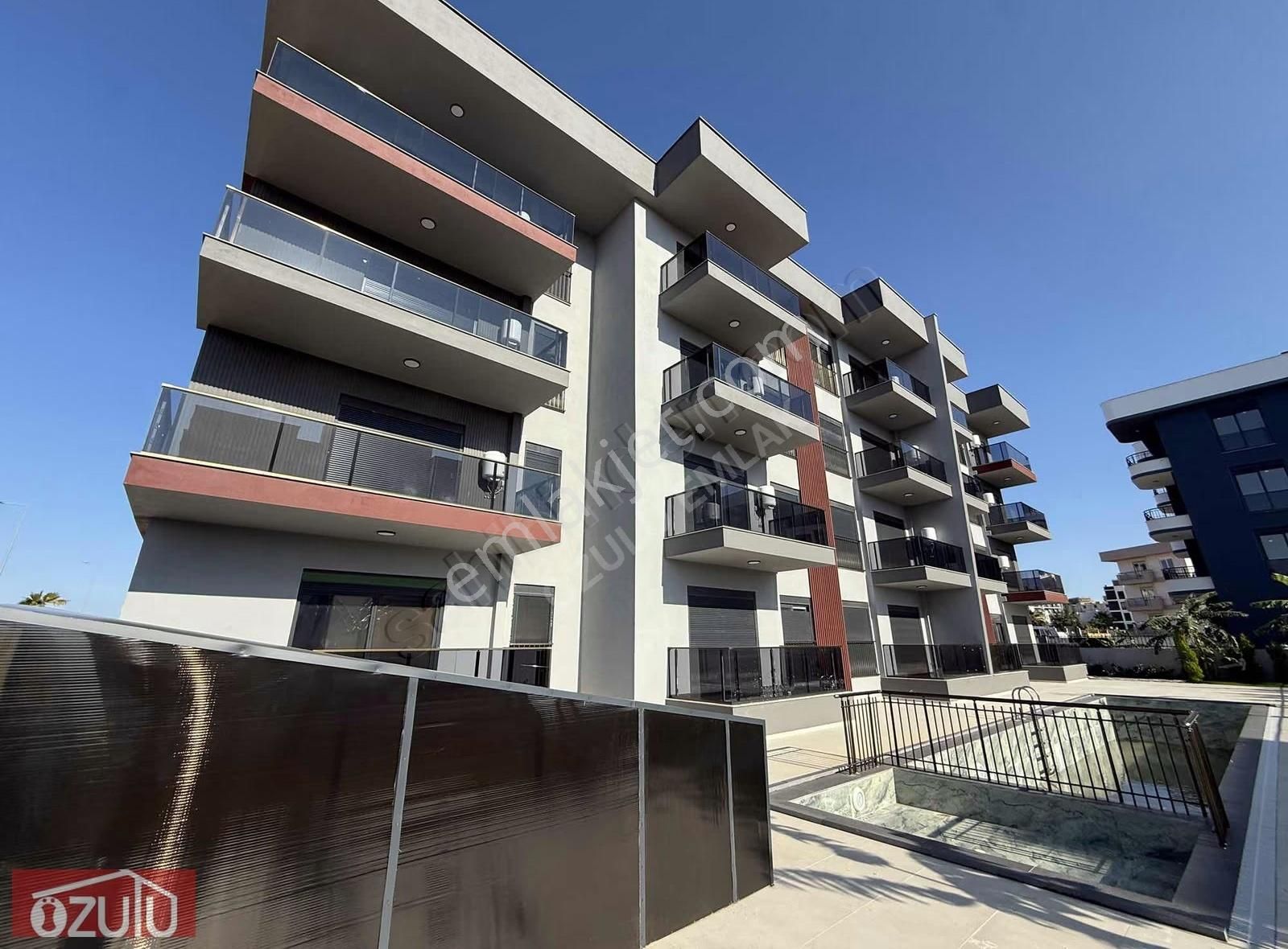 Altıntaşta Sıfır Arakat Kapalı Oto. Havuz 1+1 Satılık - Görsel 11