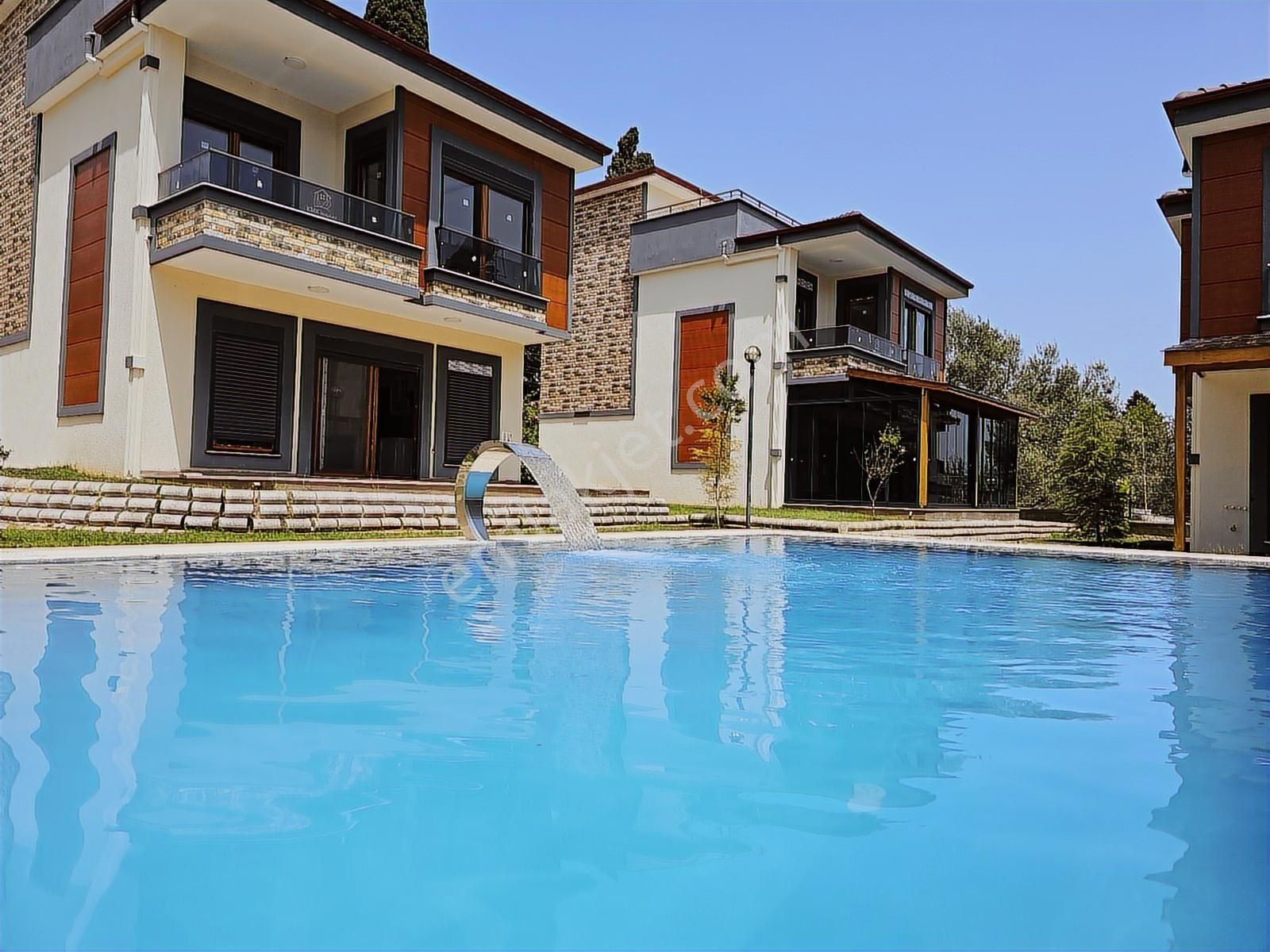 Eu Gayrimenkulden Havuzlu Site İçerisinde Tek Müstakil - Görsel 32