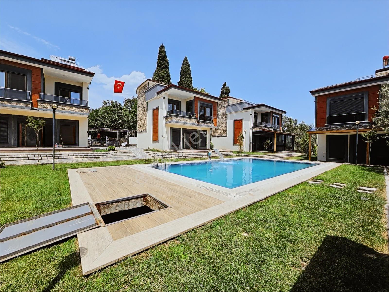 Eu Gayrimenkulden Havuzlu Site İçerisinde Tek Müstakil - Görsel 33