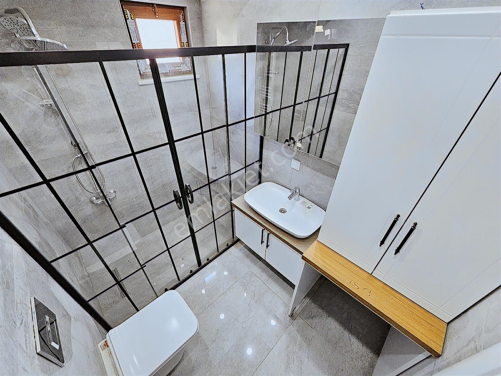 Eu Gayrimenkulden Havuzlu Site İçerisinde Tek Müstakil - Görsel 3