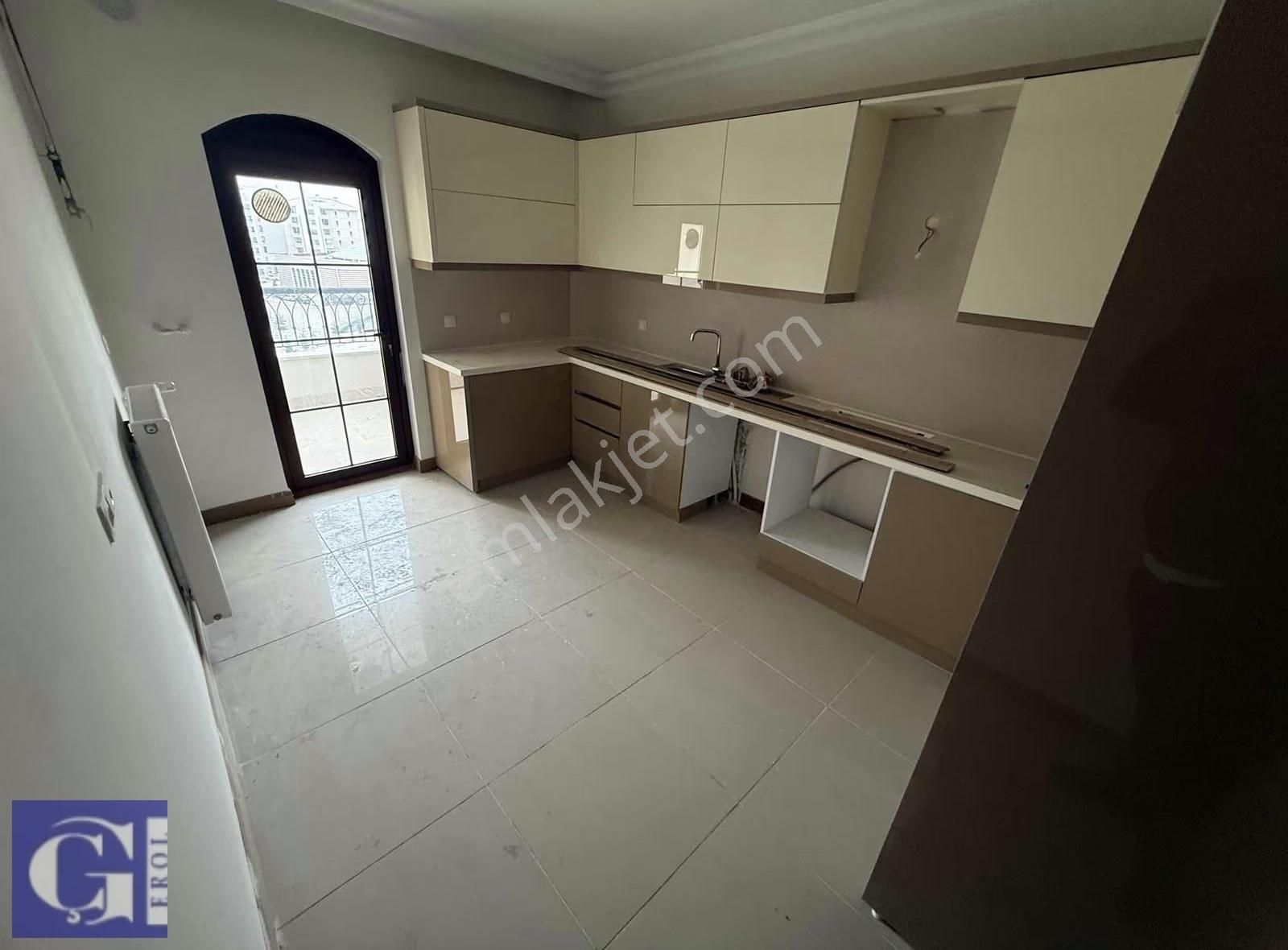 Çınardan Sencer Sokakta Sıfır Ve Fırsat Daire 3+1 Devirli 5.5m - Görsel 5