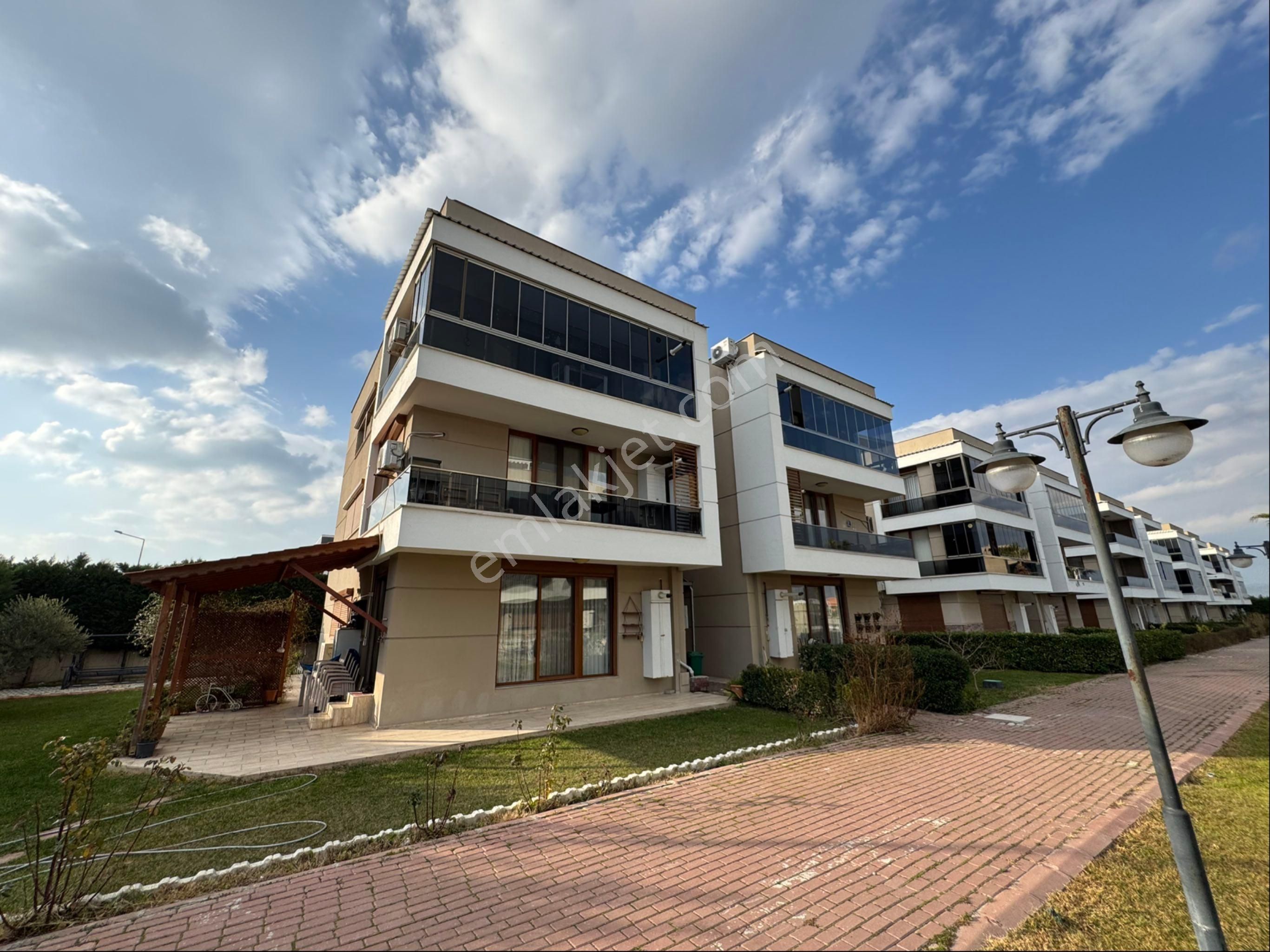 Havuzlu Sitede 3+1 Teraslı Ebeveyn Banyolu Lüks Dairemiz - Görsel 2