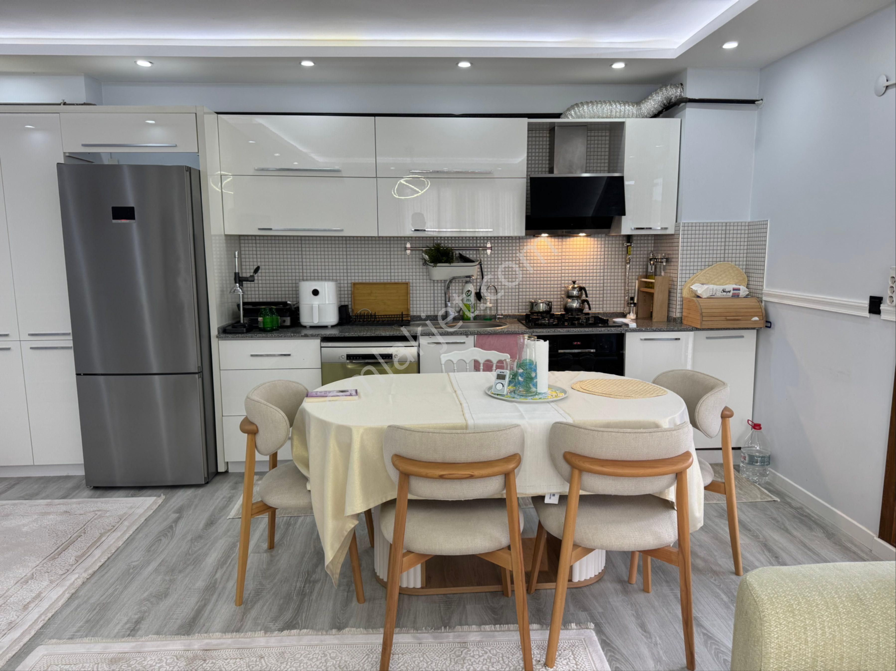 Havuzlu Sitede 3+1 Teraslı Ebeveyn Banyolu Lüks Dairemiz - Görsel 4