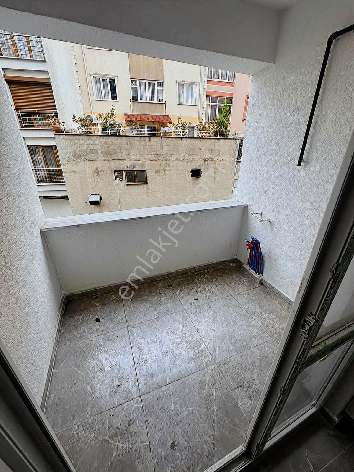 Akkaya İnşaattan Çarşı Merkezinde Sıfır K. Otoparklı Kiralık 2+1 - Görsel 2