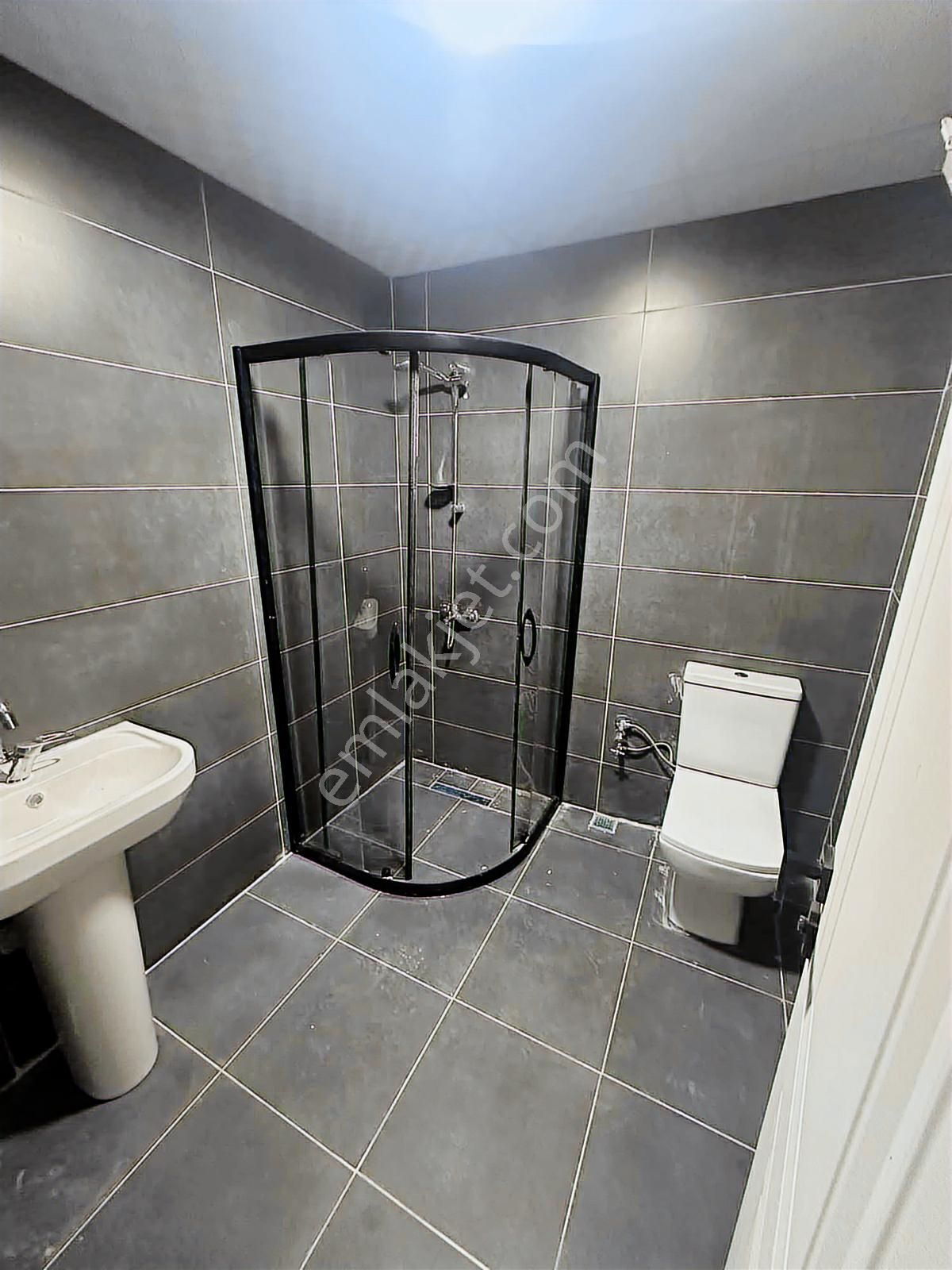 Akkaya İnşaattan Çarşı Merkezinde Sıfır K. Otoparklı Kiralık 2+1 - Görsel 13