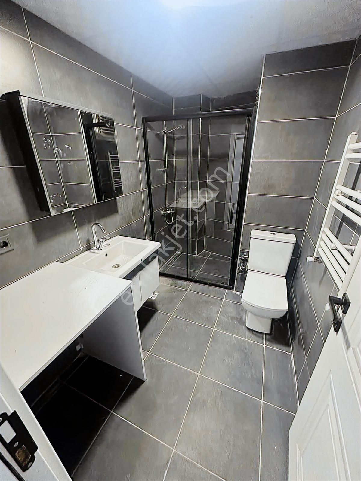 Akkaya İnşaattan Çarşı Merkezinde Sıfır K. Otoparklı Kiralık 2+1 - Görsel 7