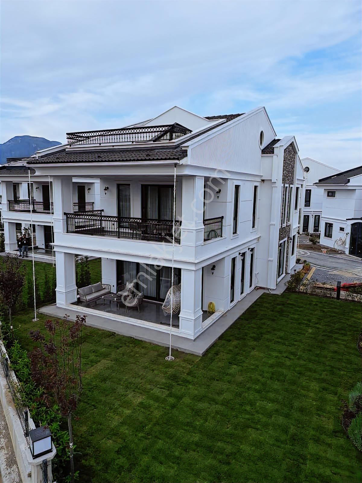 Eu Gayrimenkulden Denize Sıfır Sitede 4+1 Tek Müstakil Villa - Görsel 25