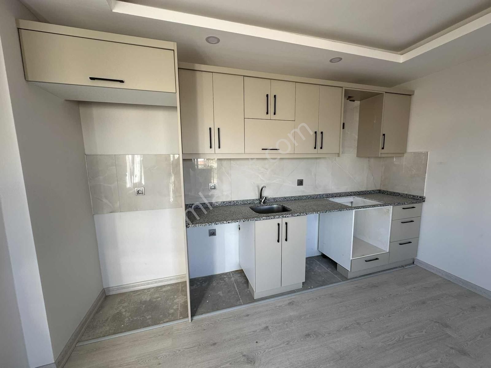 Fırsatttt Hazır Kiracılı Sıfır Ara Kat Geniş Balkonlu 1+1 Daire - Görsel 3