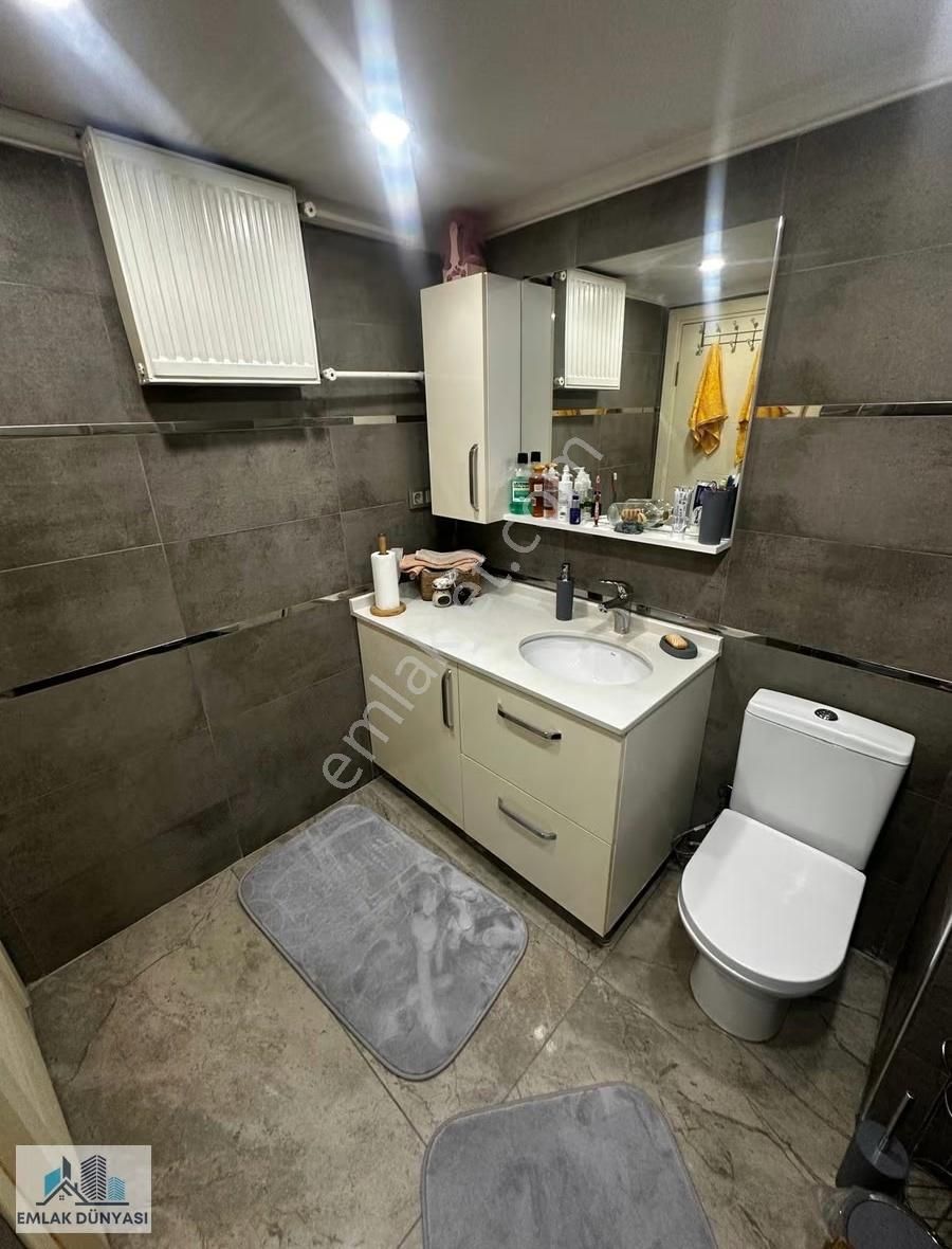 Emlak Dünyasından Bostancı Sahilde Ön Cephe Geniş Bakımlı 4+2 - Görsel 3