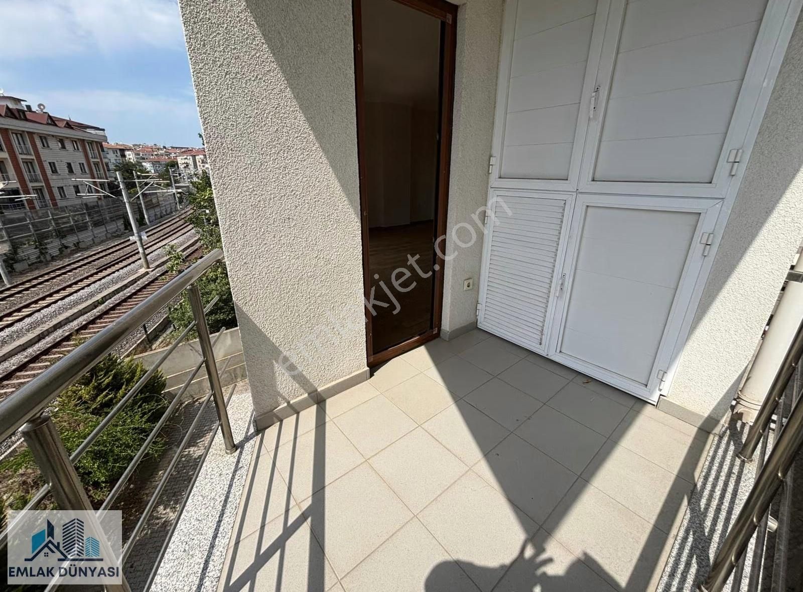 Emlak Dünyasından Ferah Etrafı Açık Ayrı Mutfak Ara Kat Lüx 2+1 - Görsel 2