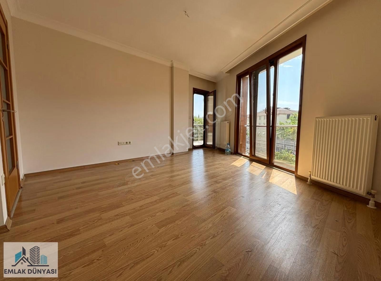 Emlak Dünyasından Ferah Etrafı Açık Ayrı Mutfak Ara Kat Lüx 2+1