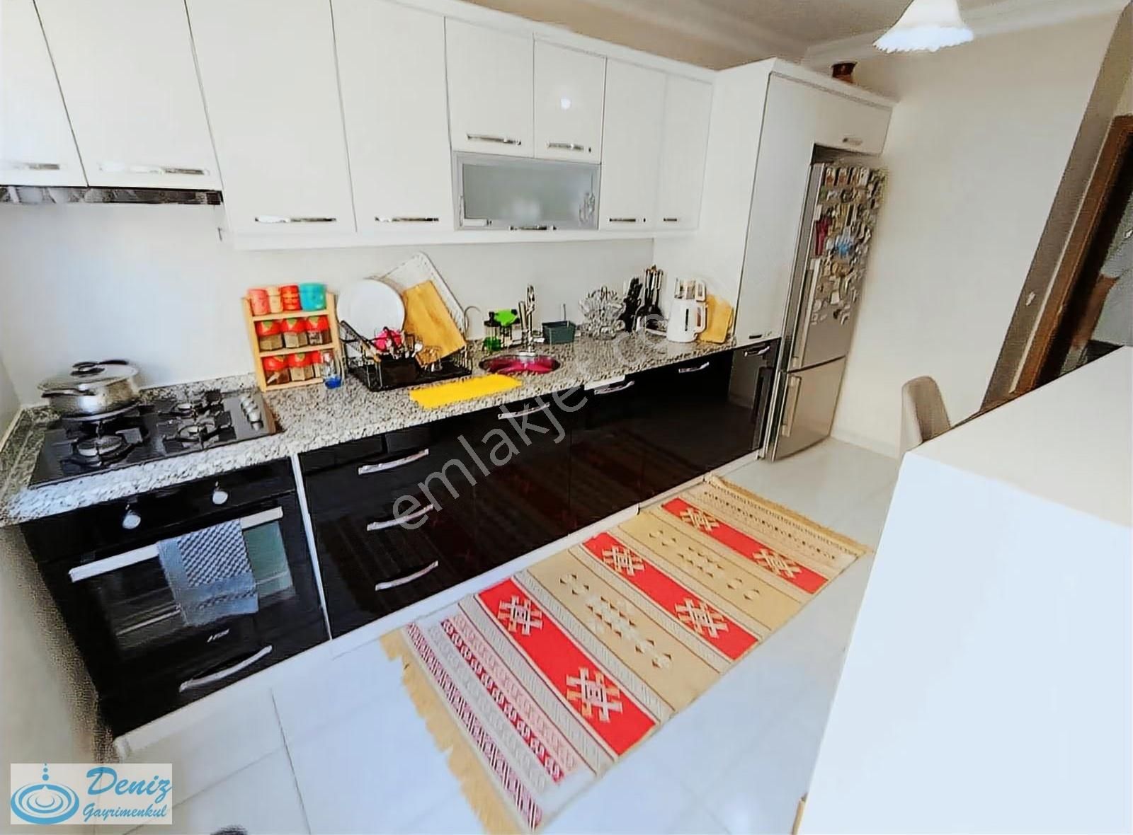 Didim Efeler'de Geniş Ayrı Mutfak Satılık Dubleks Daire