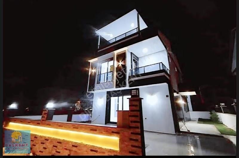 Tam Müstakil, Sıfır, 4+1 Ayrı Mutfak, Havuzlu Villa - Görsel 9