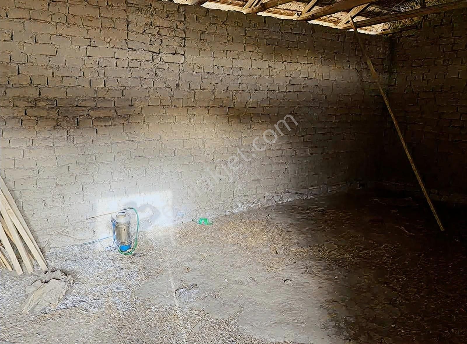 1820 M2 Alan İçinde Dubleks Ev, Dükkan Ve Hayvan Sayası - Görsel 25