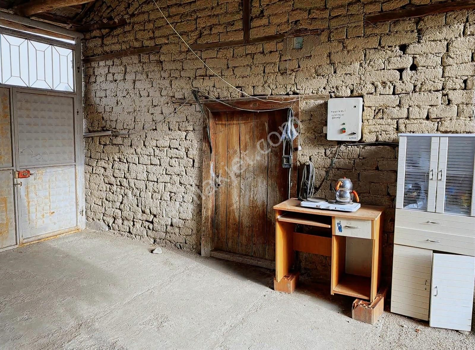 1820 M2 Alan İçinde Dubleks Ev, Dükkan Ve Hayvan Sayası - Görsel 32