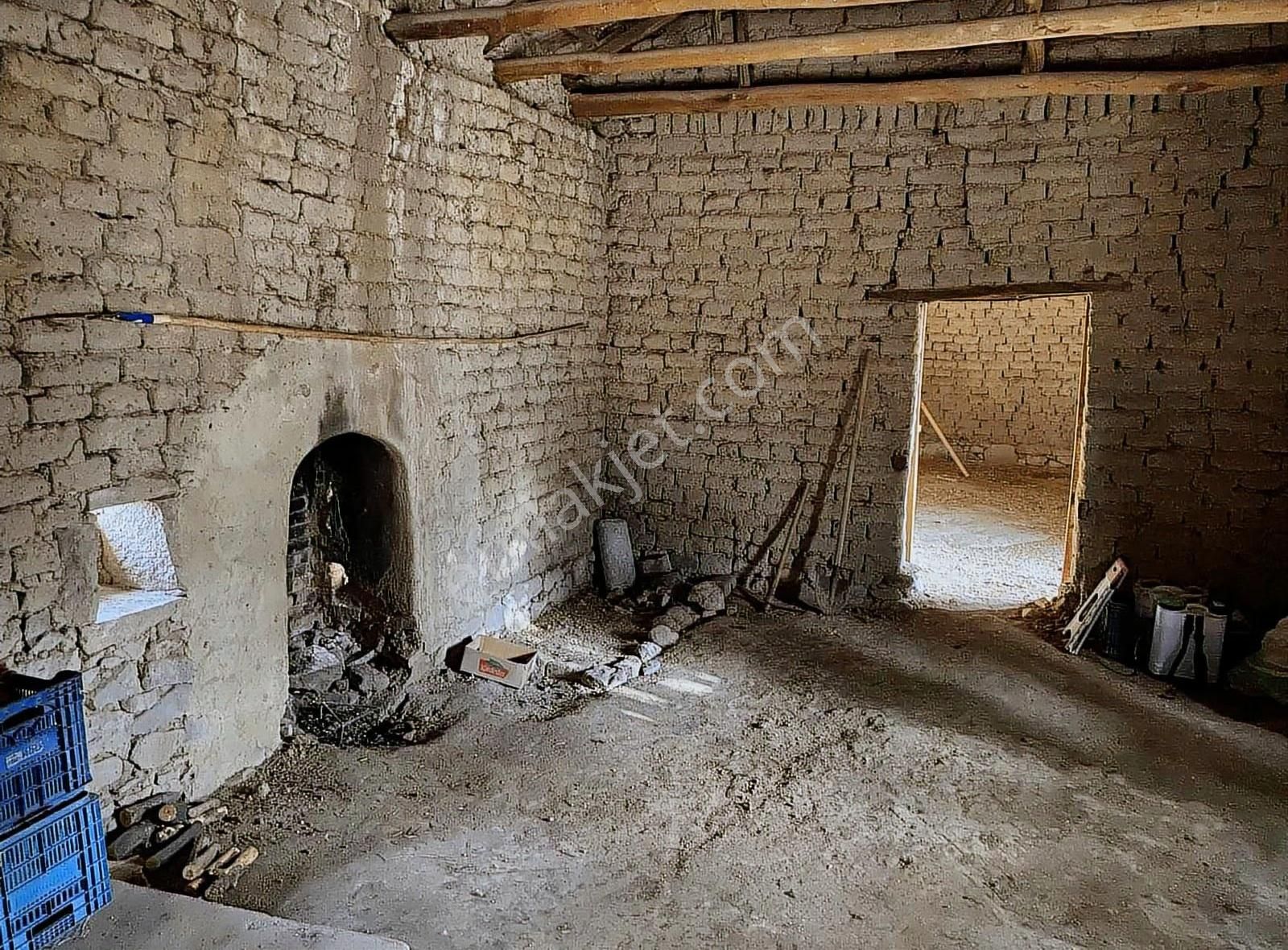1820 M2 Alan İçinde Dubleks Ev, Dükkan Ve Hayvan Sayası - Görsel 33