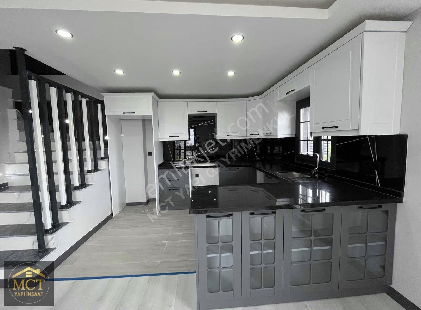 ~~mct Yapıdan~~merkezi Konumda, Konforlu Ve Geniş Villa - Görsel 15