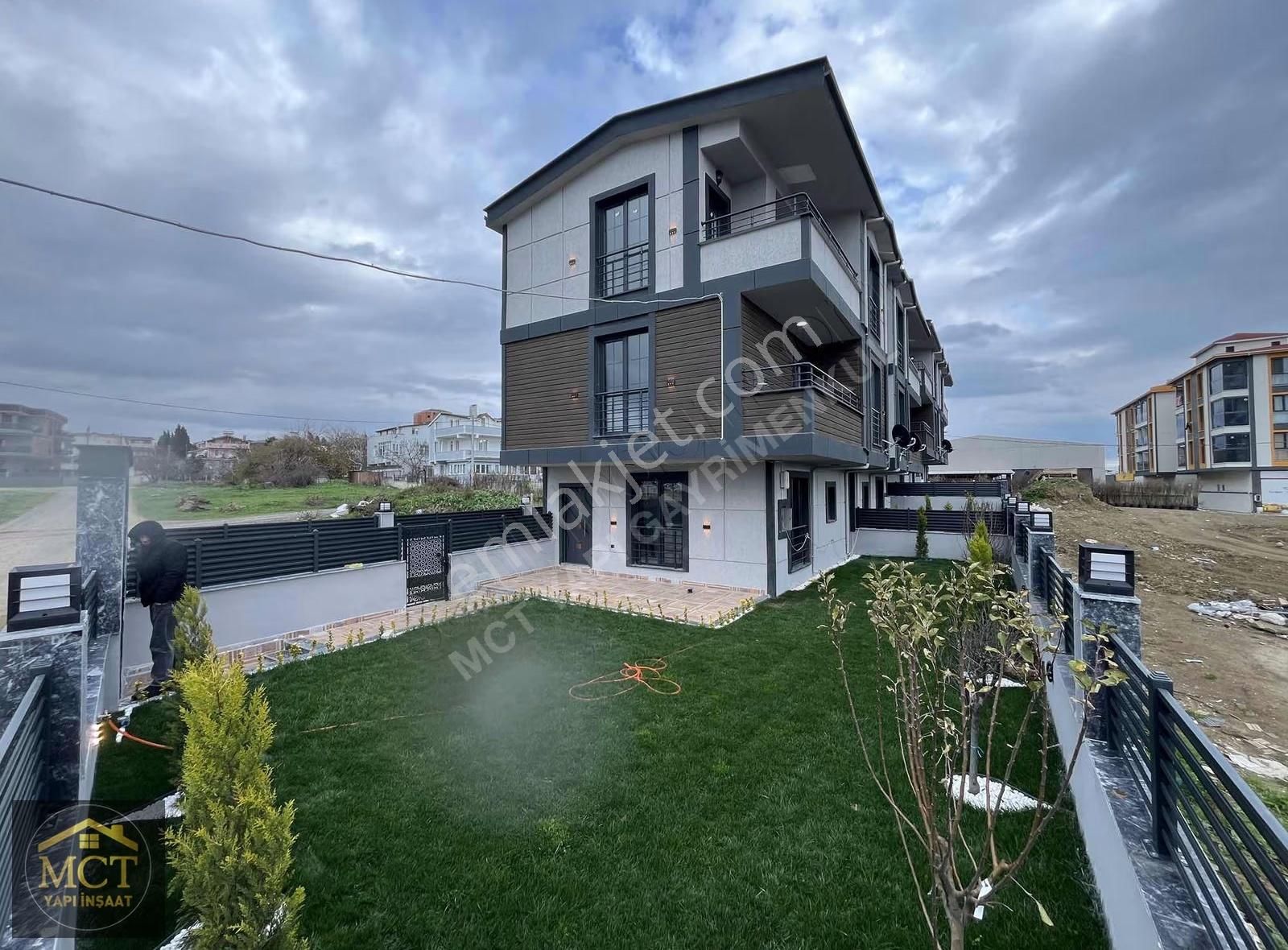 ~~mct Yapıdan~~merkezi Konumda, Konforlu Ve Geniş Villa