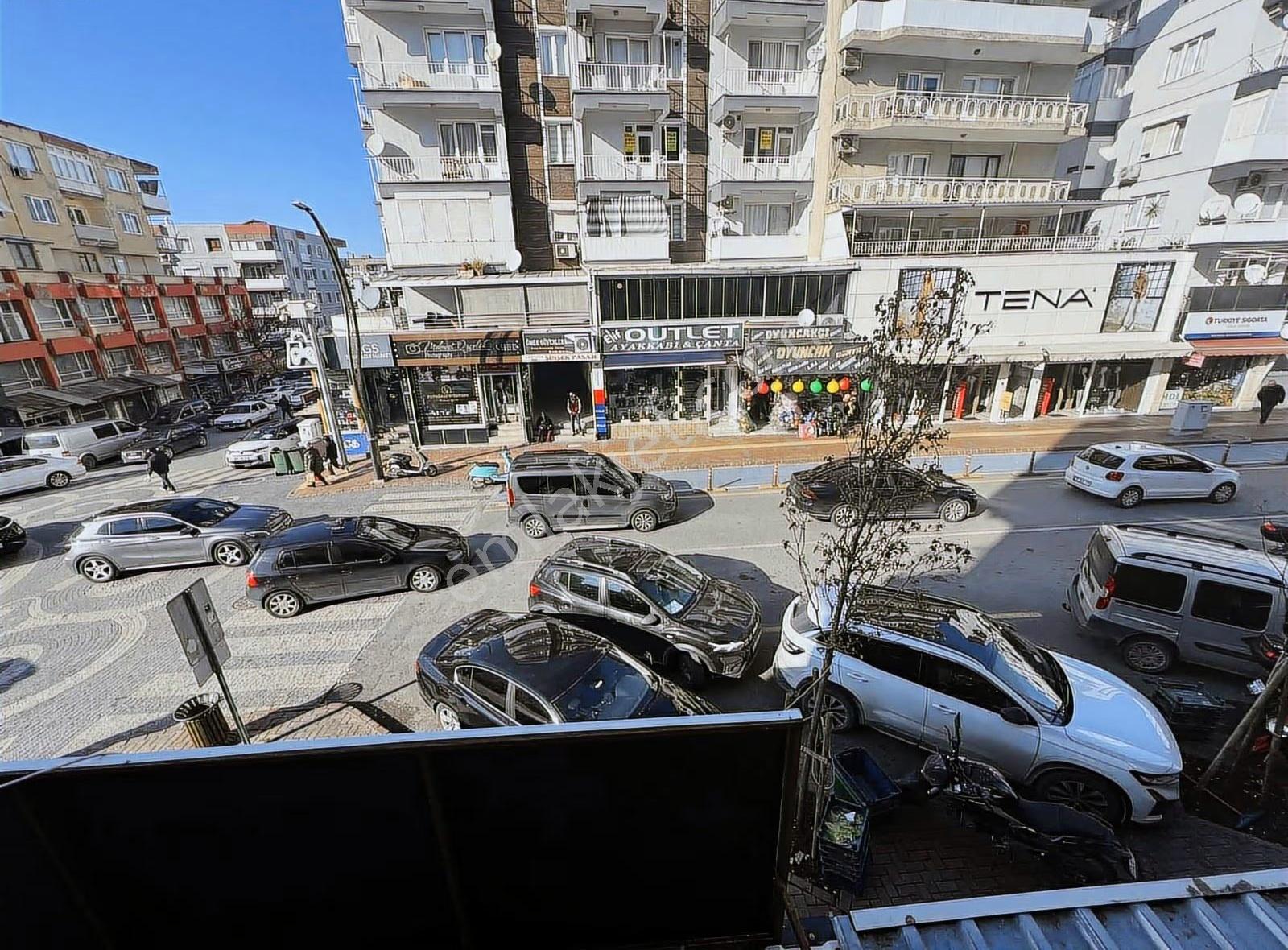 Coşkun Emlaktan İstiklal Caddesi Üzerinde Satılık 3+1 Daire - Görsel 6