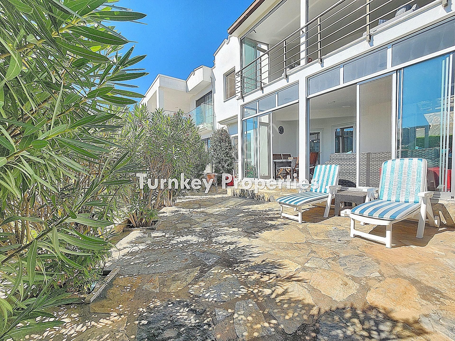 Adabükü Satılık Dubleks Villa, Bahçeli Ve Site İçinde, Tam Donanımlı - Görsel 6