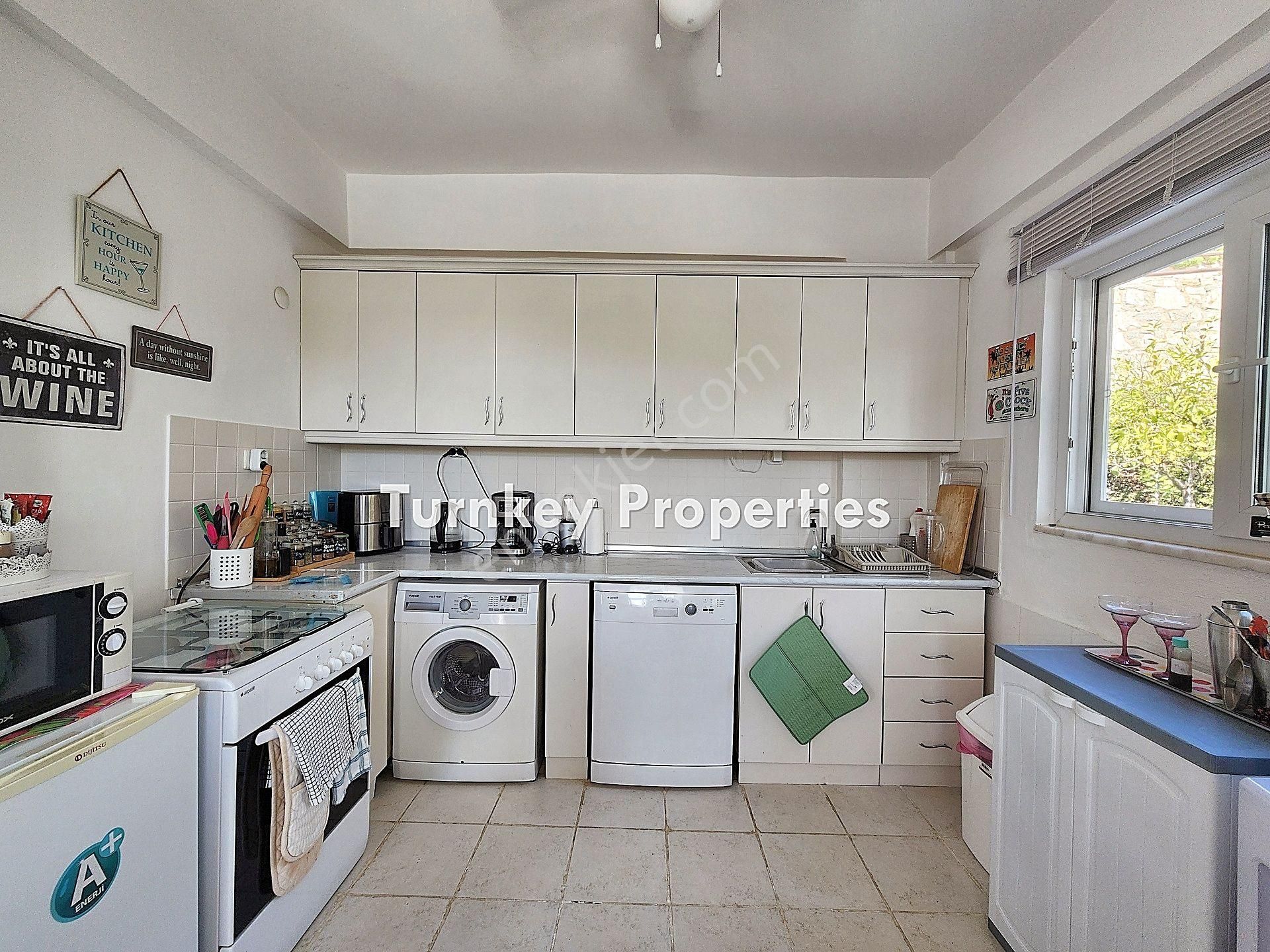 Adabükü Satılık Dubleks Villa, Bahçeli Ve Site İçinde, Tam Donanımlı - Görsel 23