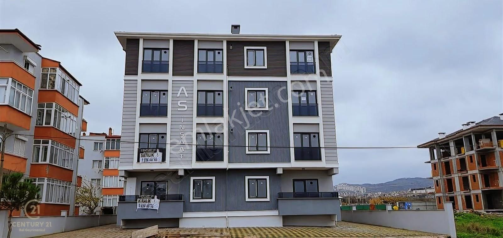 Century21 Bal'dan Balıkesir Paşaalanında Sıfır 1+1 Kiralık Daire