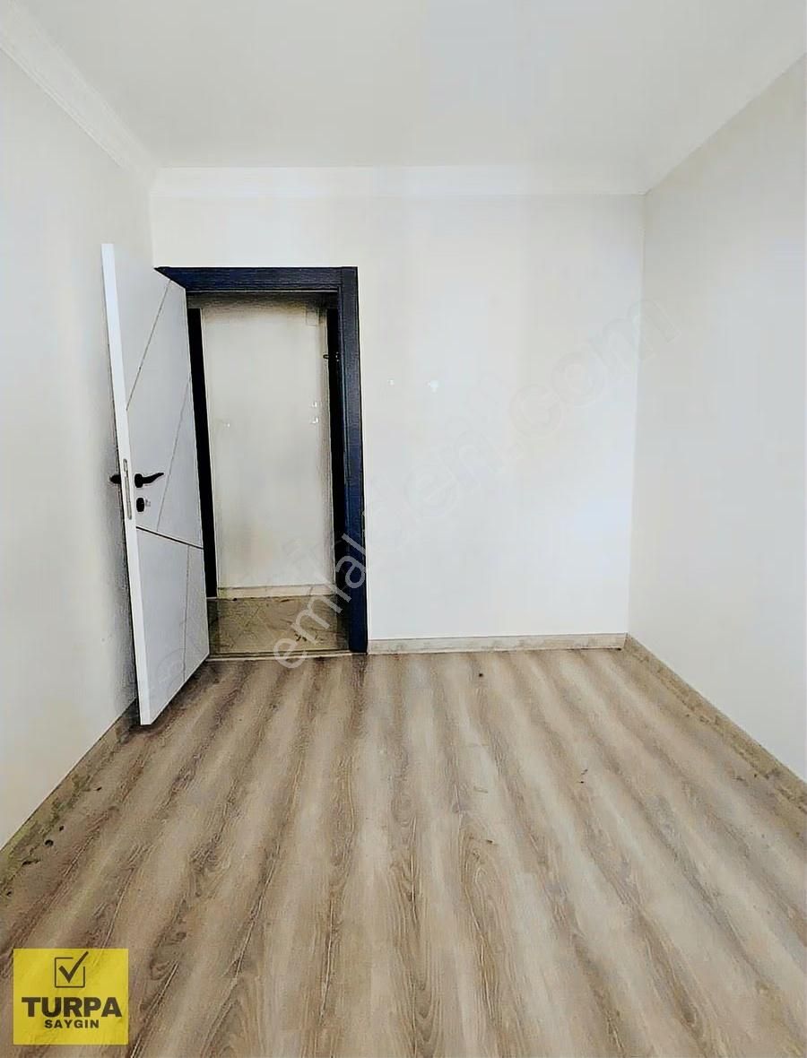 Turpa Saygından Bahçelievlerde 3+1 Satılık Bahçeli Daire