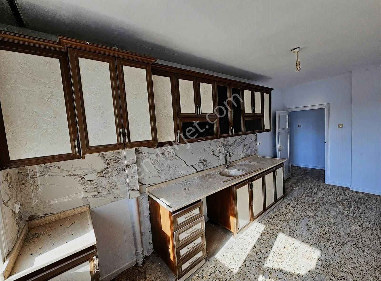 Genç Emlak'tan Nusratiye'de Park Manzaralı Kiralık 3+1 Daire - Görsel 11