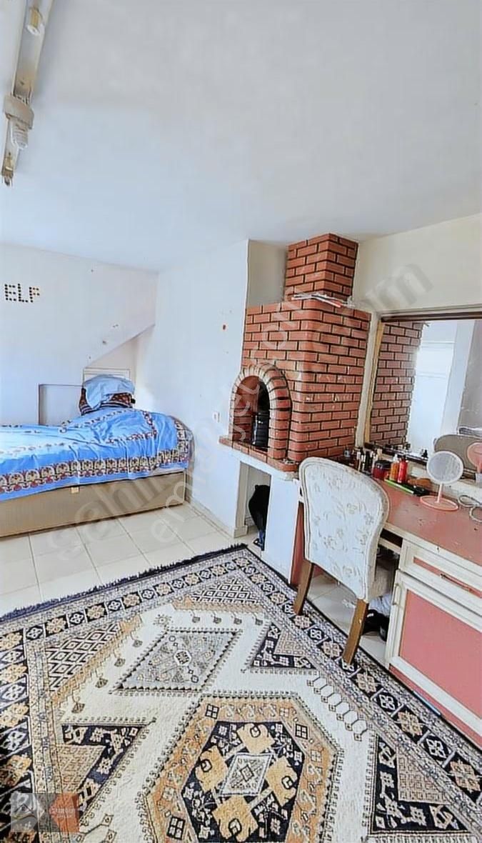 Turgut Emlak'tan 50 Yılda 350 M2 Arsa İçinde 3 Daire 2 Dükkan - Görsel 17
