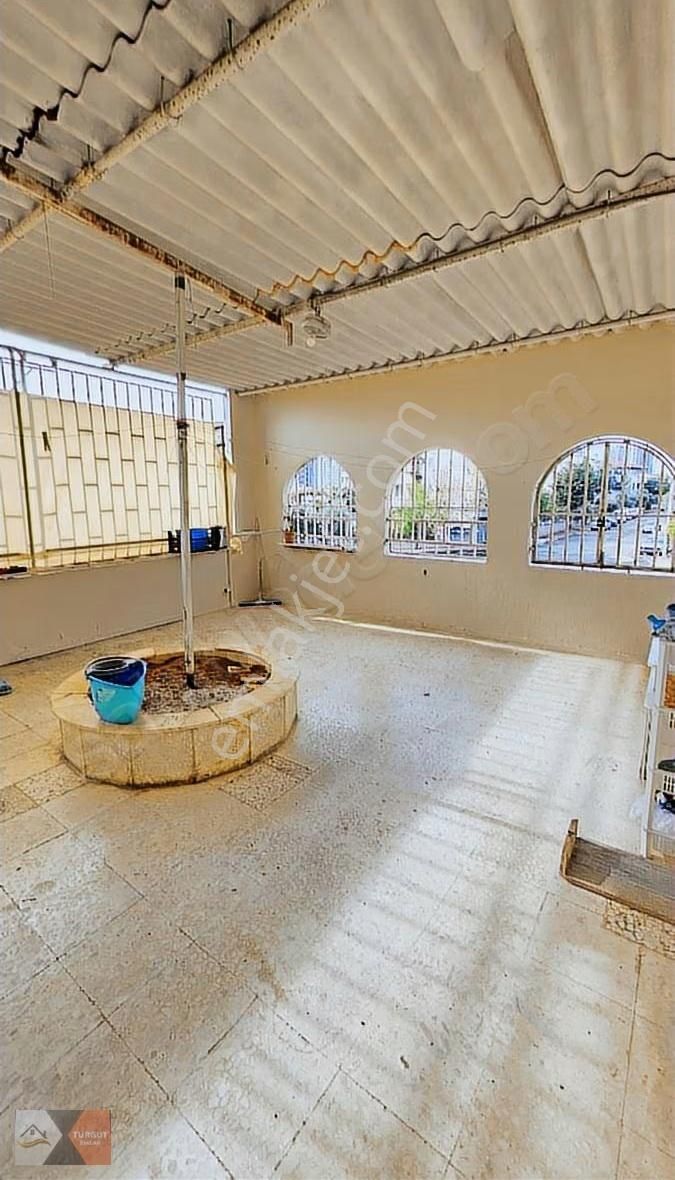 Turgut Emlak'tan 50 Yılda 350 M2 Arsa İçinde 3 Daire 2 Dükkan - Görsel 14