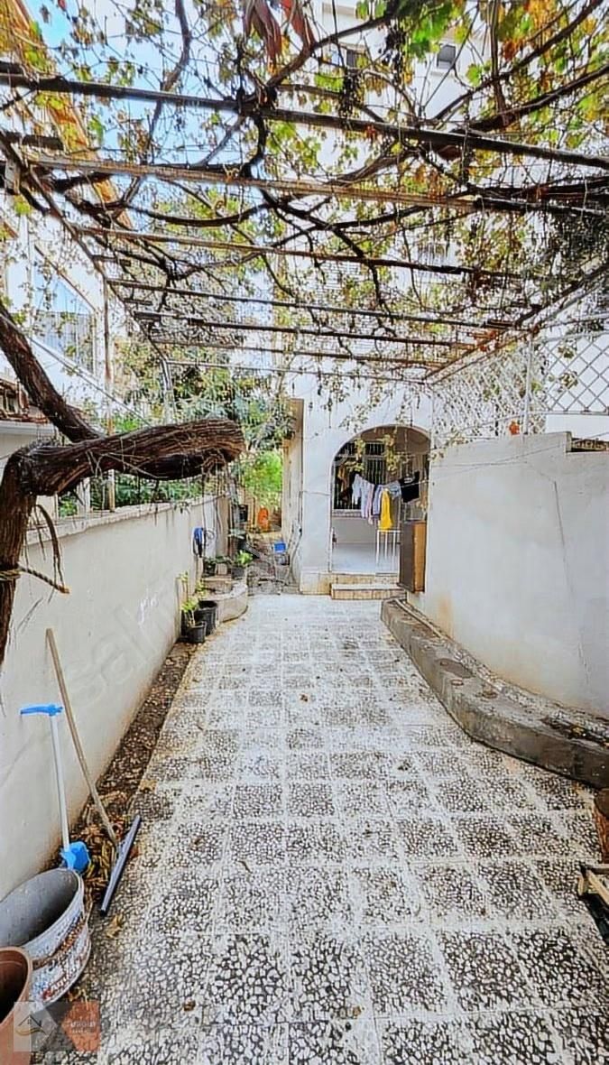 Turgut Emlak'tan 50 Yılda 350 M2 Arsa İçinde 3 Daire 2 Dükkan - Görsel 6