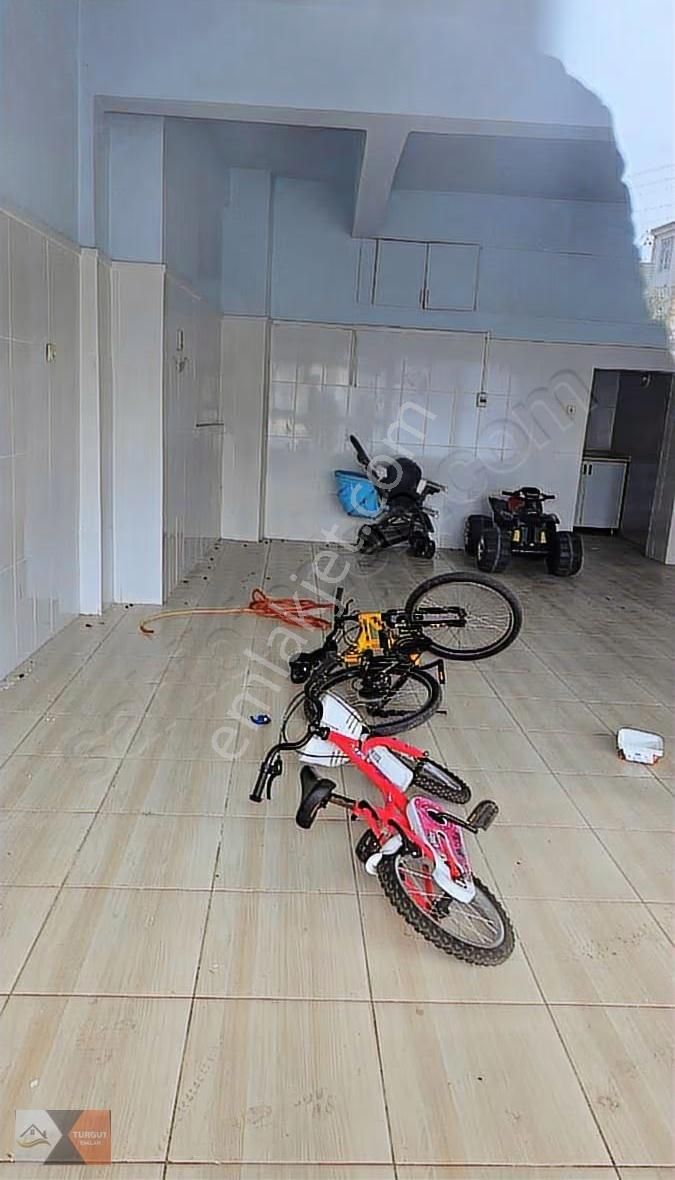 Turgut Emlak'tan 50 Yılda 350 M2 Arsa İçinde 3 Daire 2 Dükkan - Görsel 10