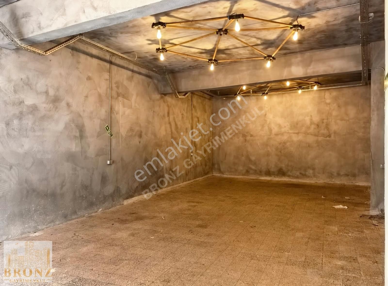 Acıbadem Asalet Sk'ta Kiralık Dükkan/depo - Görsel 11