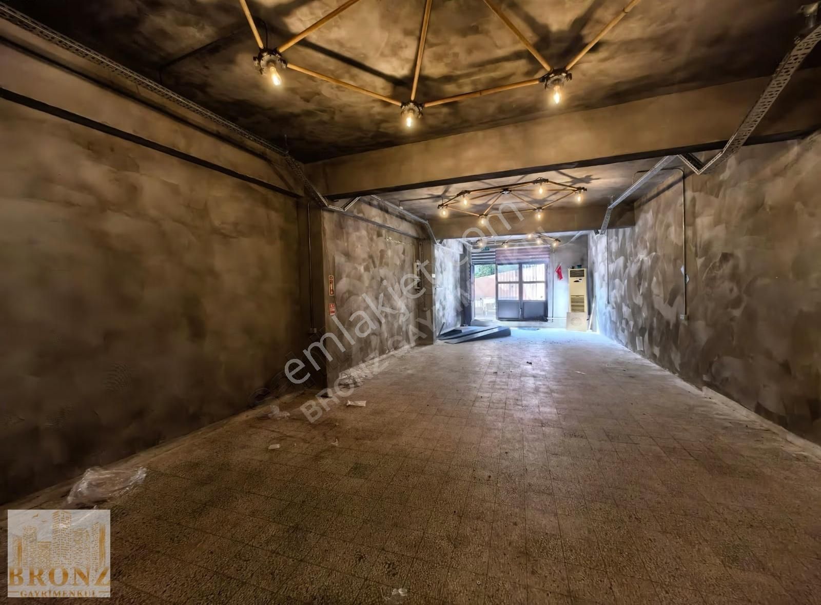 Acıbadem Asalet Sk'ta Kiralık Dükkan/depo - Görsel 5