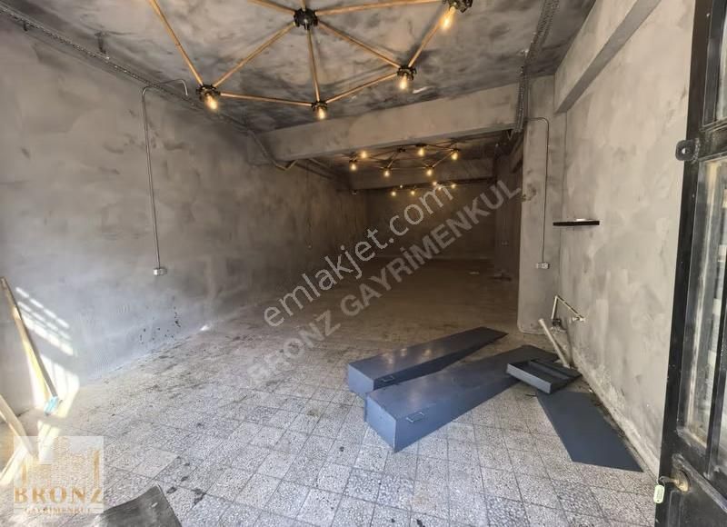Acıbadem Asalet Sk'ta Kiralık Dükkan/depo - Görsel 2
