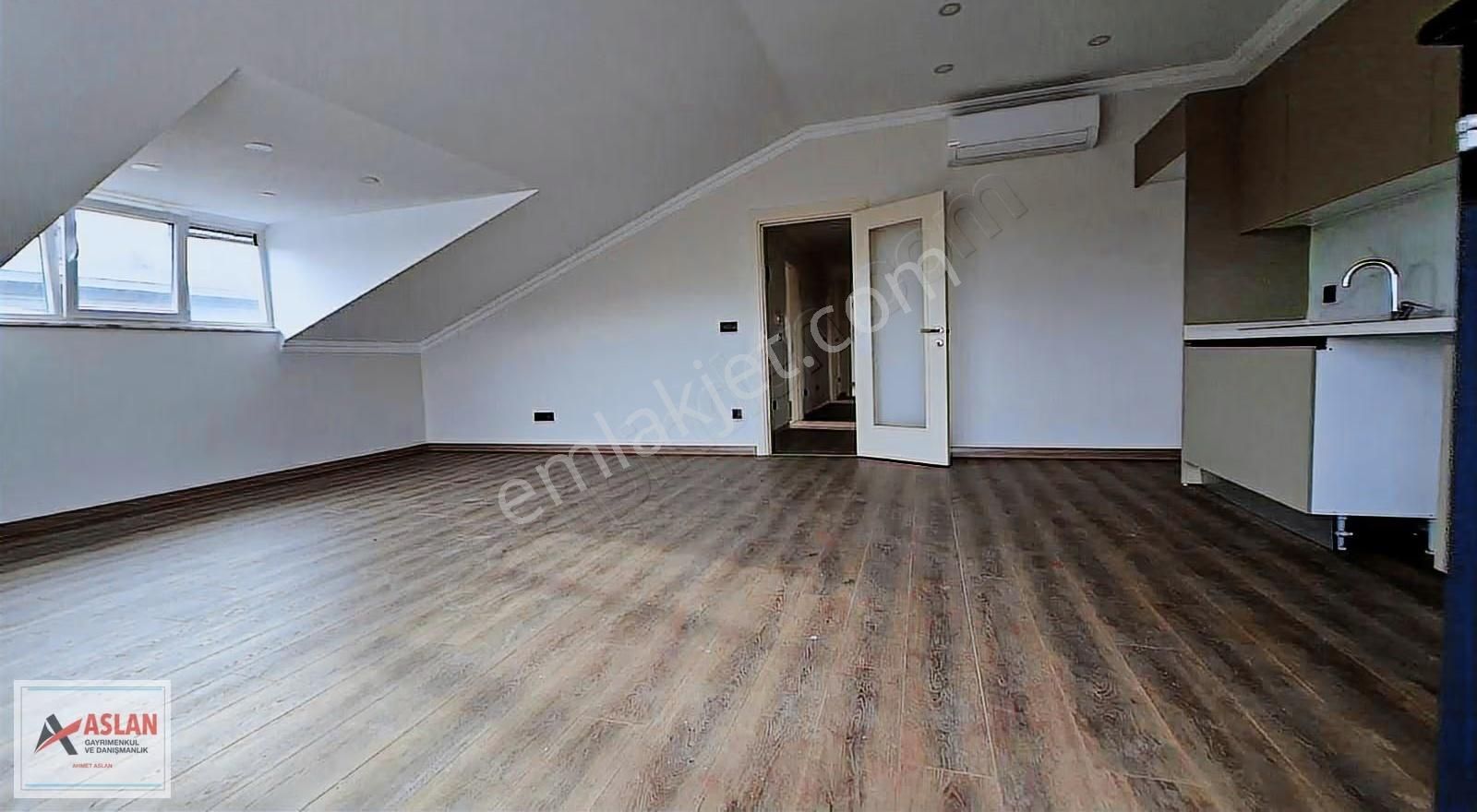 Çengelköy Bahçeli Evler Mah 5+2 300 M2 Çatı Dubleks Daire - Görsel 19