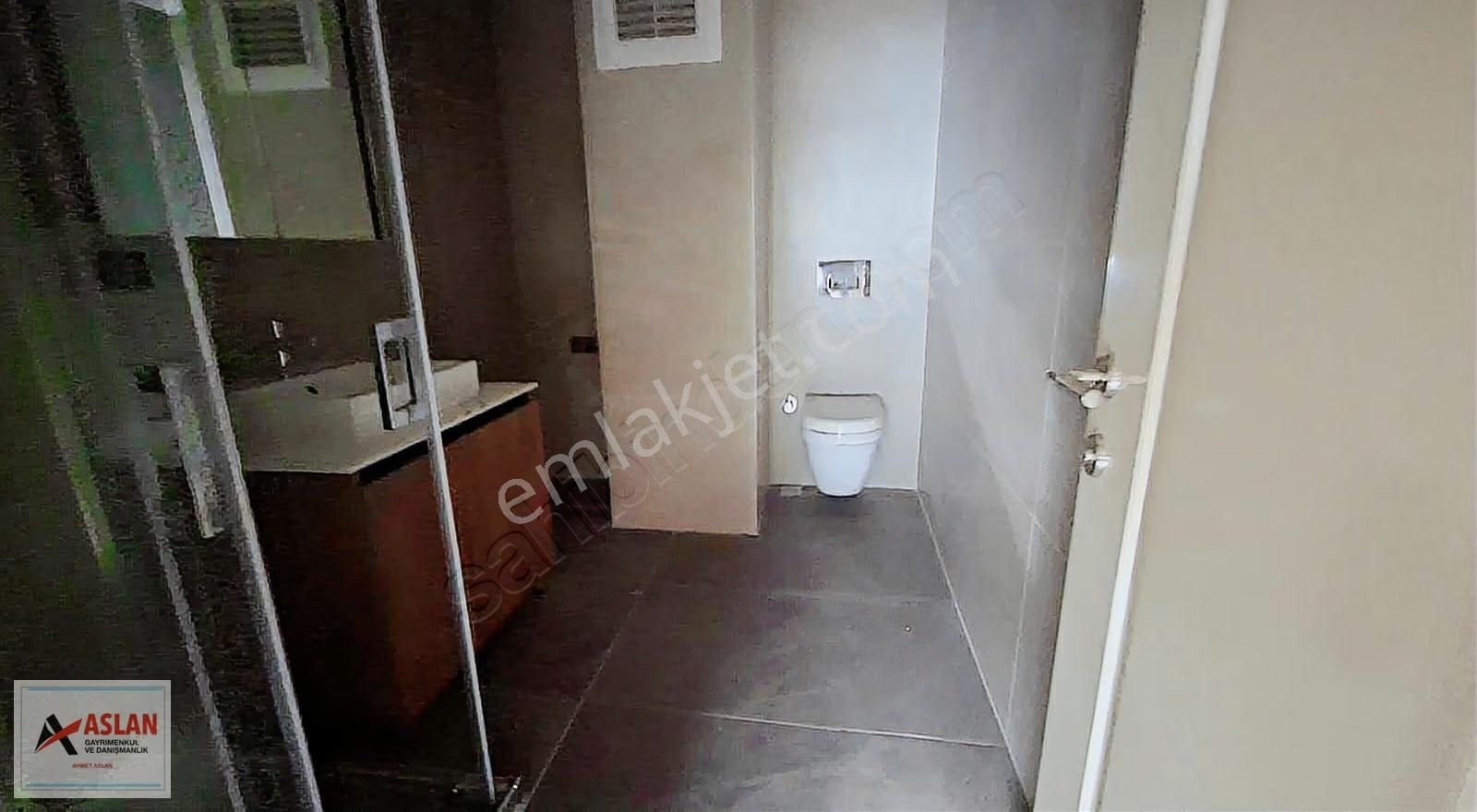Çengelköy Bahçeli Evler Mah 5+2 300 M2 Çatı Dubleks Daire - Görsel 11