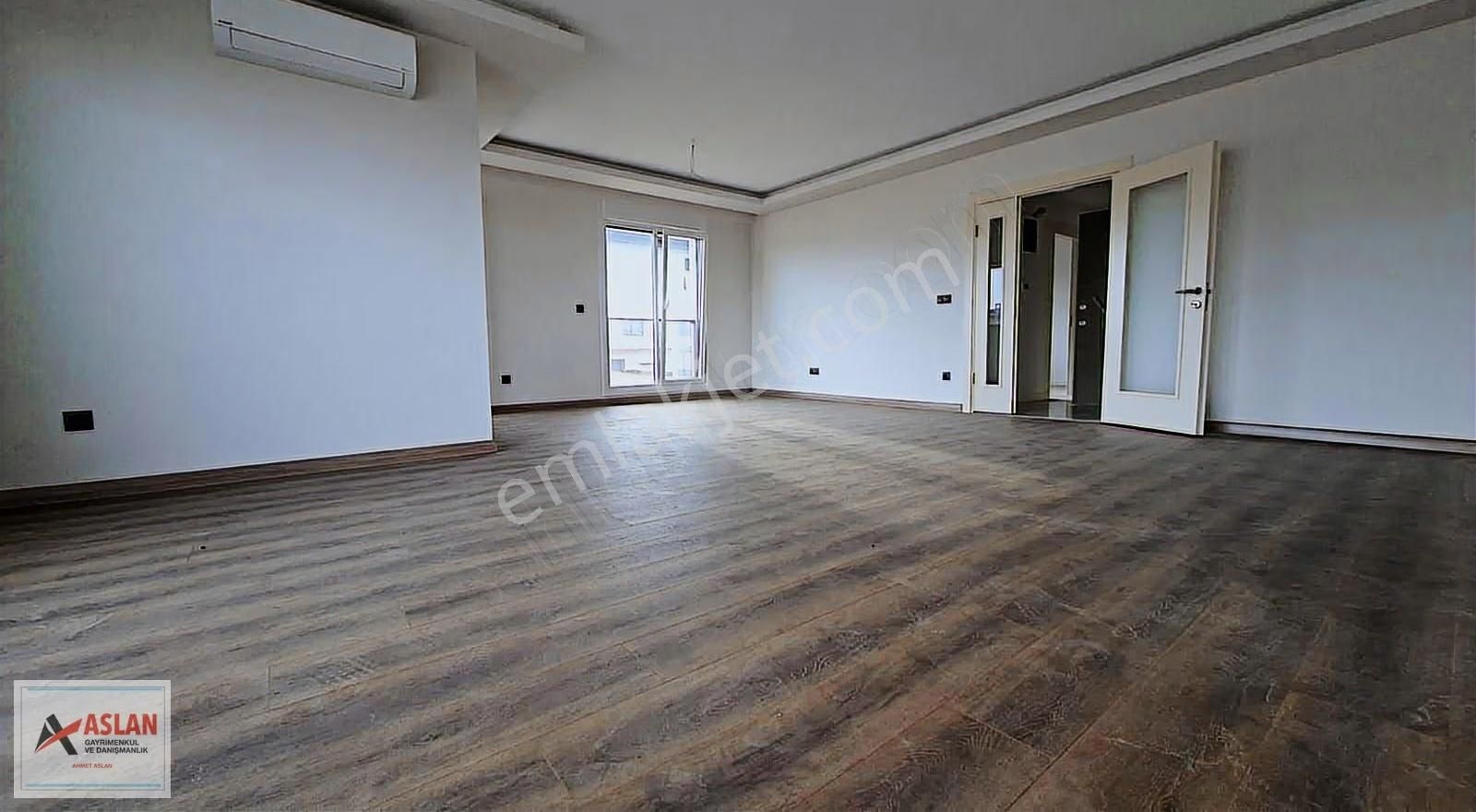 Çengelköy Bahçeli Evler Mah 5+2 300 M2 Çatı Dubleks Daire