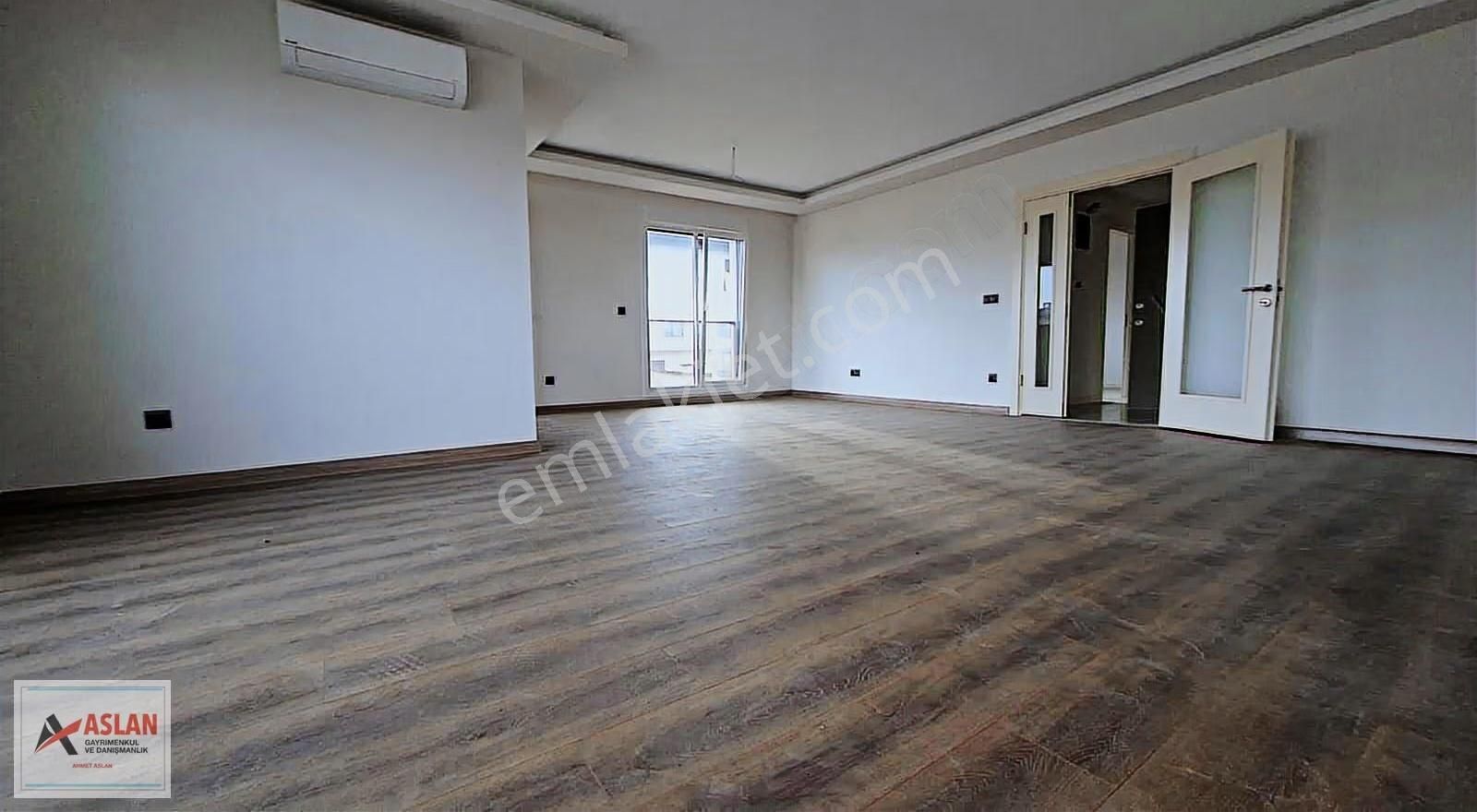 Çengelköy Bahçeli Evler Mah 5+2 300 M2 Çatı Dubleks Daire - Görsel 3
