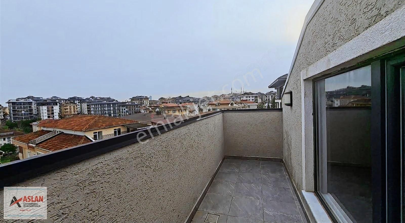 Çengelköy Bahçeli Evler Mah 5+2 300 M2 Çatı Dubleks Daire - Görsel 14