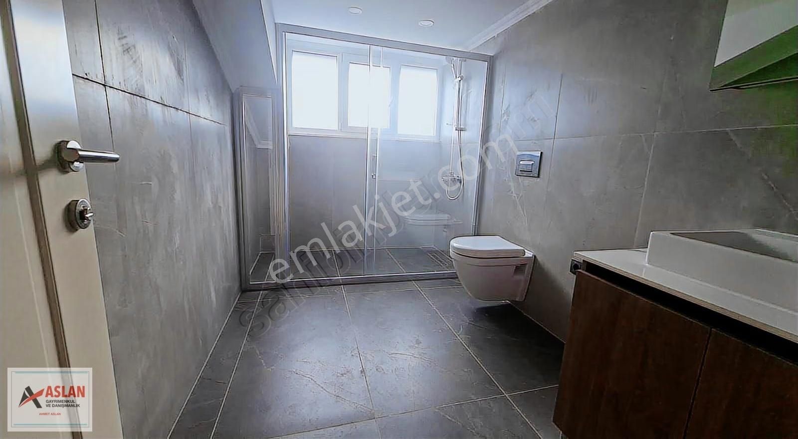 Çengelköy Bahçeli Evler Mah 5+2 300 M2 Çatı Dubleks Daire - Görsel 4
