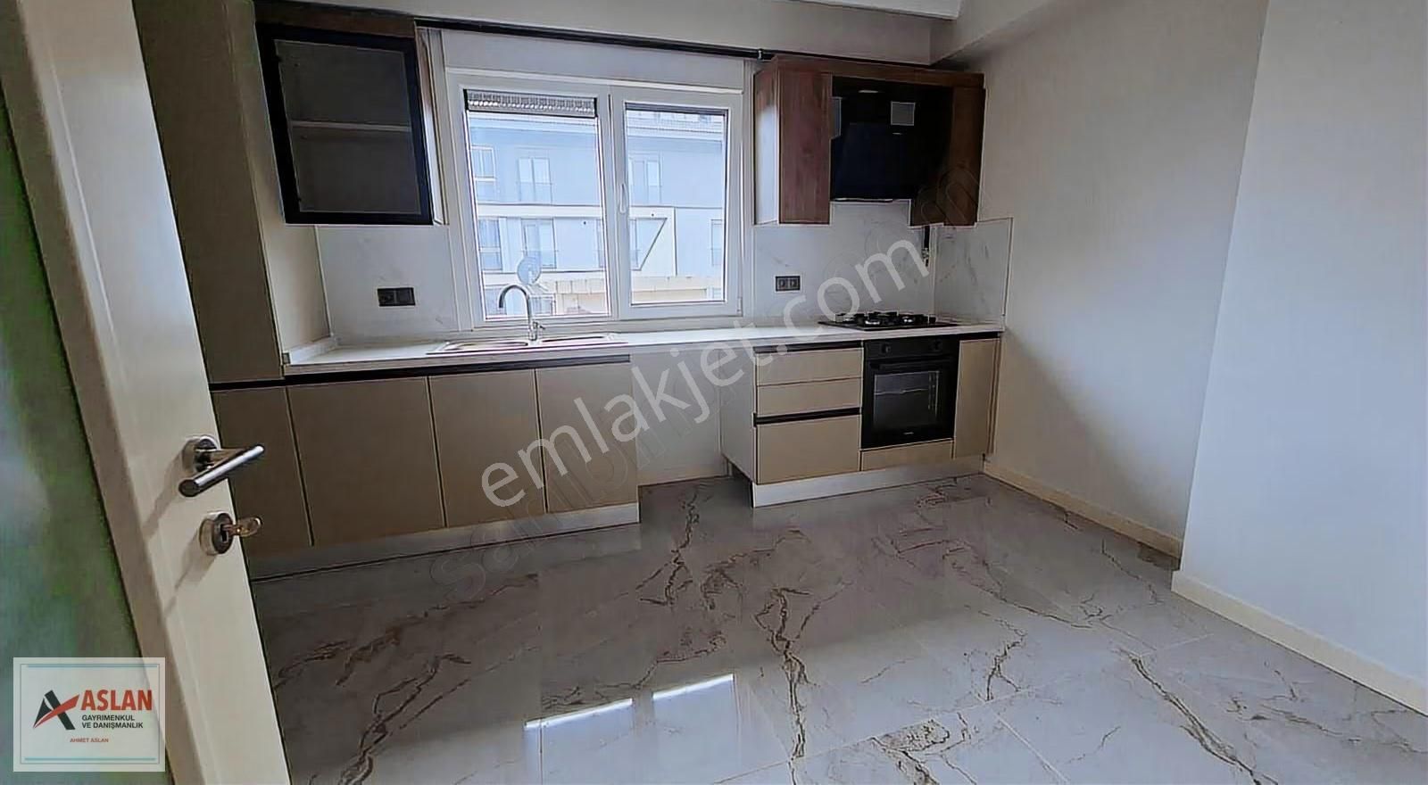 Çengelköy Bahçeli Evler Mah 5+2 300 M2 Çatı Dubleks Daire - Görsel 16