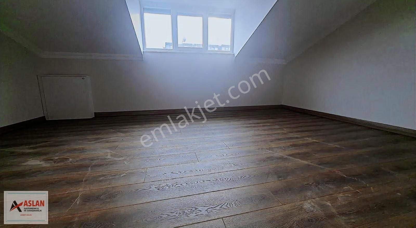 Çengelköy Bahçeli Evler Mah 5+2 300 M2 Çatı Dubleks Daire - Görsel 23