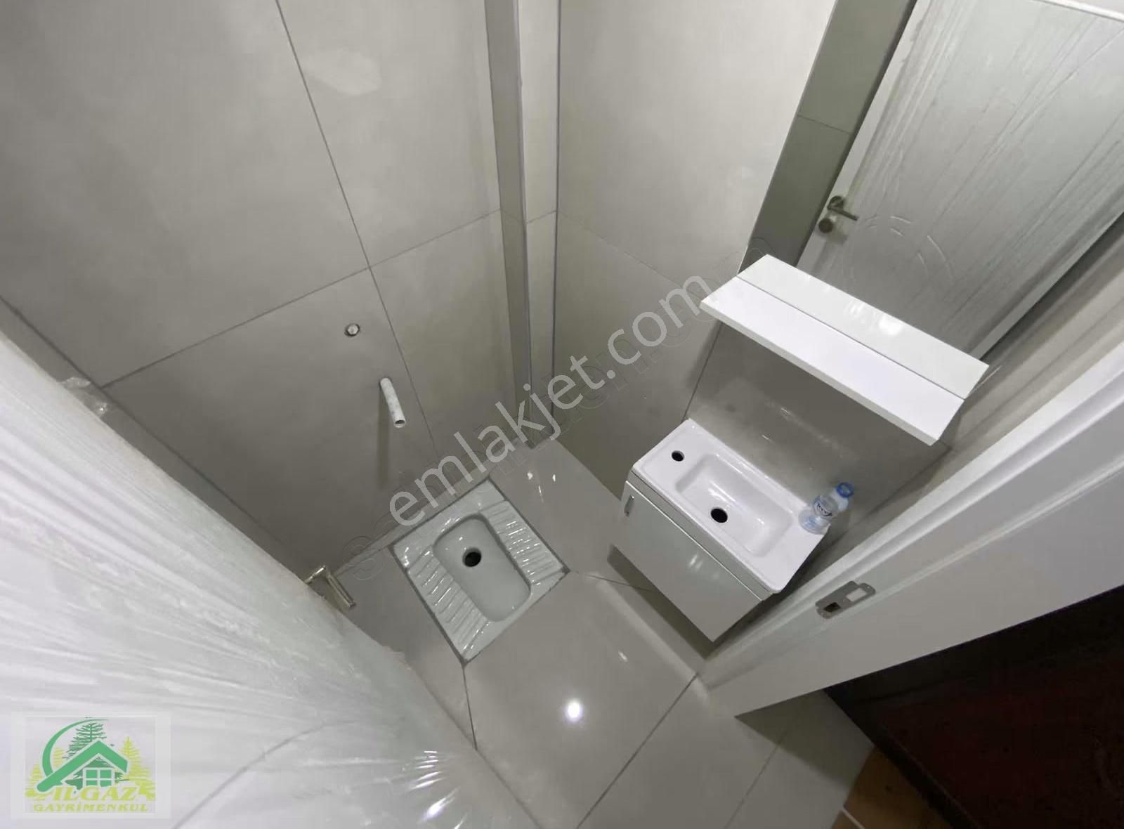 Ayvalı'da 2.kat 3+1 Yapılı Ara Kat Mantolamalı Kiralık Daire ! ! - Görsel 3