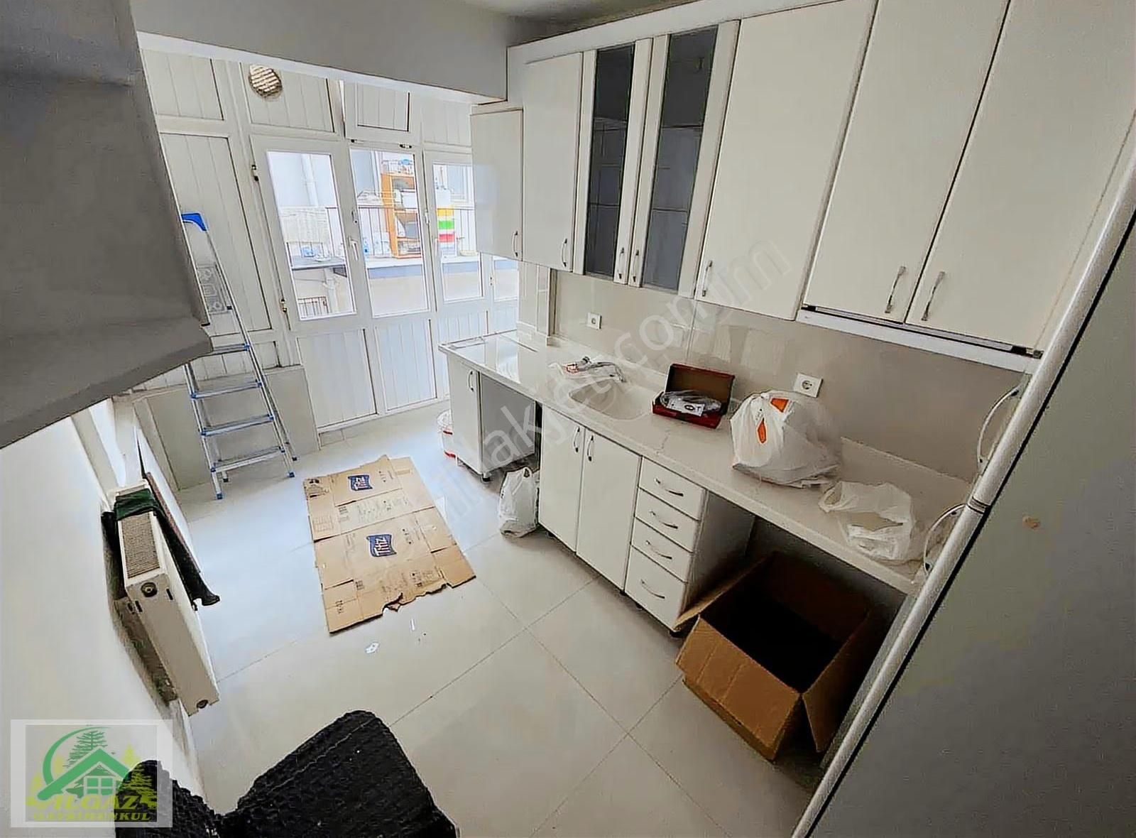 Ayvalı'da 2.kat 3+1 Yapılı Ara Kat Mantolamalı Kiralık Daire ! ! - Görsel 8