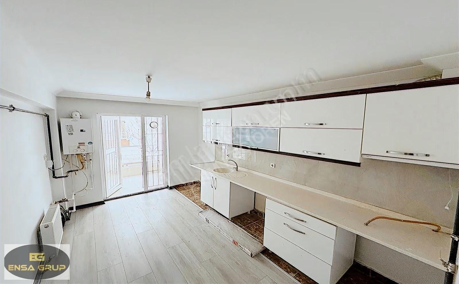 Kanuni Başkent Cd Yakını Kat Konumlu Cepheler Açık Kök Tapu 3+1!