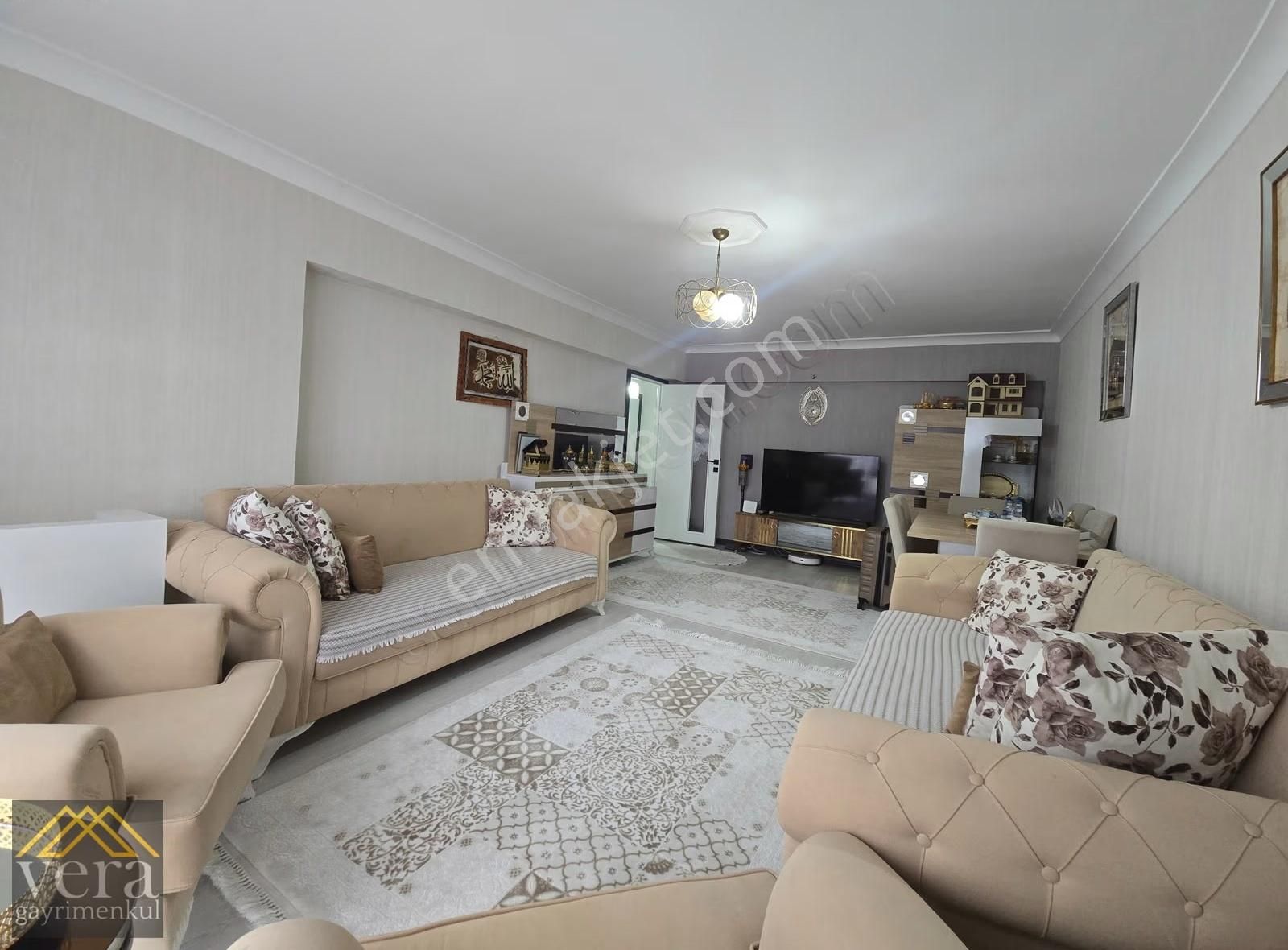 Asansörlü, İskanlı, Mantolamalı 3+1 Full Yapılı Güney Cepheli