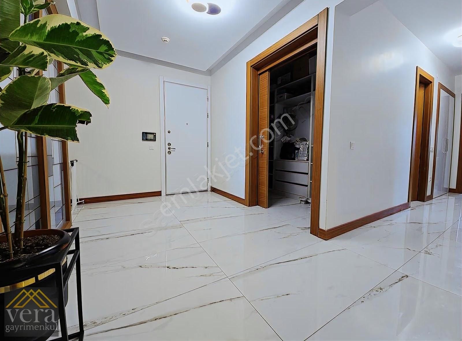 Vadi Ankara Sitesinde Full Güney 4+1 Orman Cephe 5. Kat 180 M2 - Görsel 11